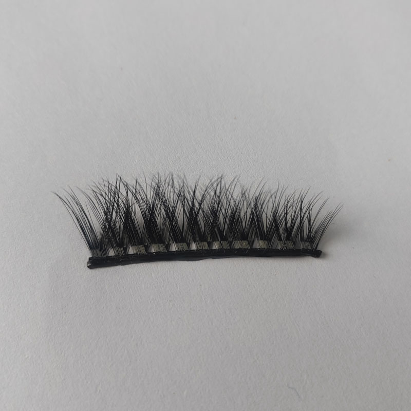 What Are Silk Eyelashes?